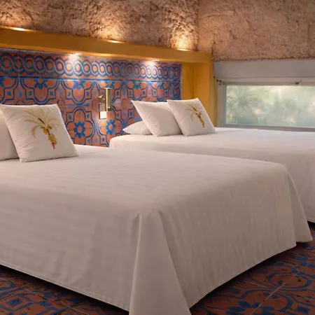 Nok Award Winning 4br Wih Pool At Getsemani Villa